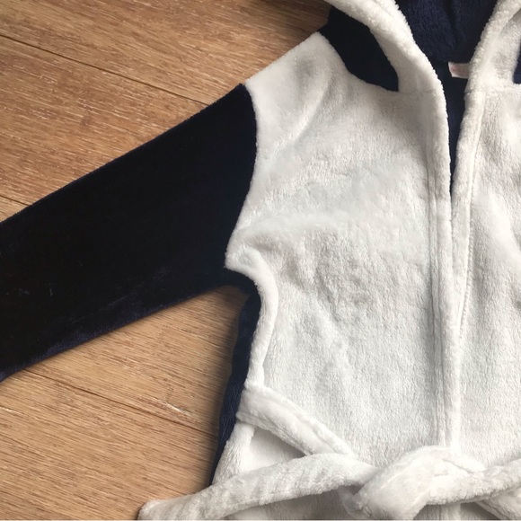 Penguin Toddler Bathrobe - Picture 4 of 13